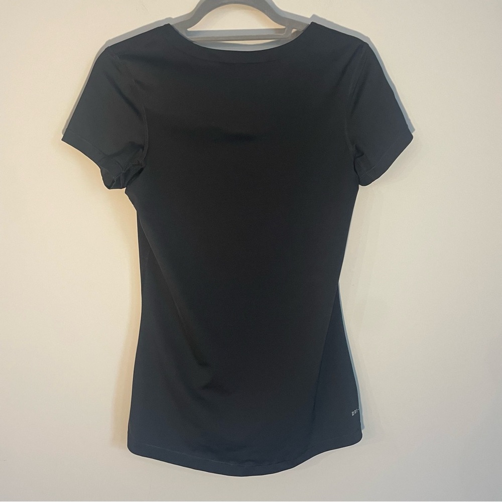 Nike Pro Dri-fit Black V-Neck Athletic Top Size M - Picture 2 of 6